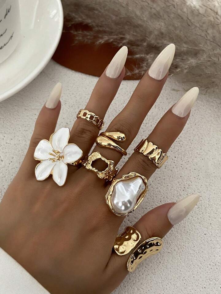 Delicate Flower Ring Set