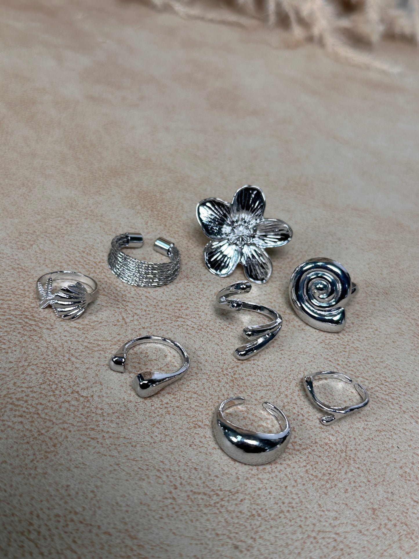 Delicate Flower Ring Set
